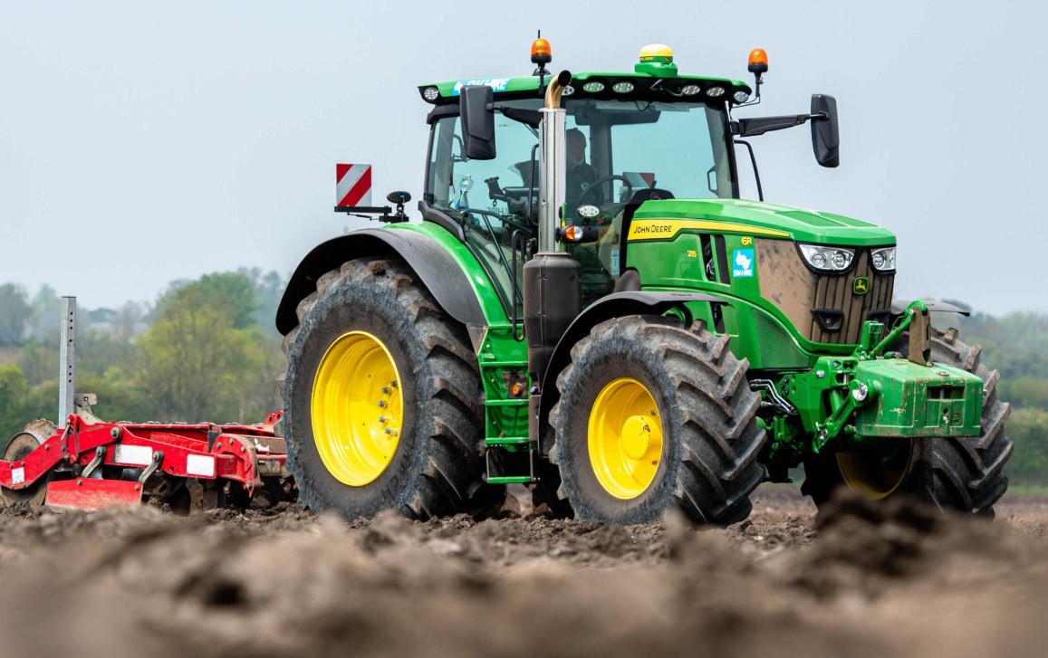 Узбекистан закупит у американской John Deere сельскохозяйственную технику на $300 млн